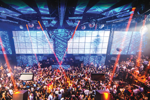 Las Vegas: Nightclub and Bar Crawl with Party Bus and Drinks