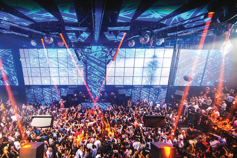 Las Vegas: Nightclub and Bar Crawl with Party Bus and Drinks