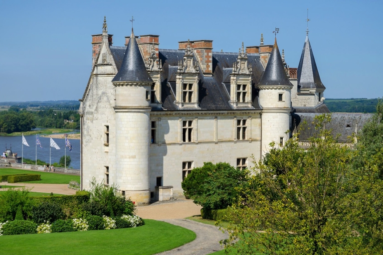 Small-Group Loire Valley Castles Full-Day Tour from Paris