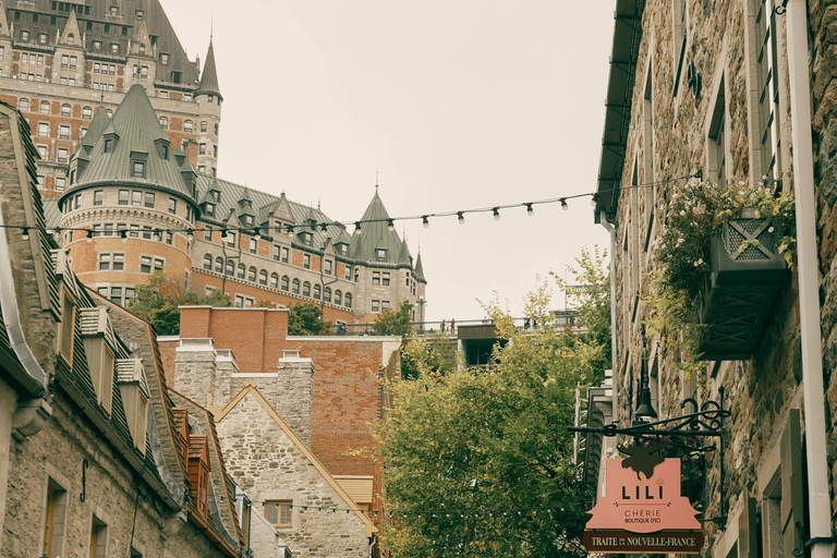 Quebec City: Old Quebec Walking Tour with Picnic Snack