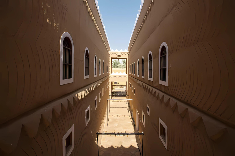 Riyadh: Heritage Tour from National Museum to Souq Ushaiger Private car transfer with tour guide (price for two people)