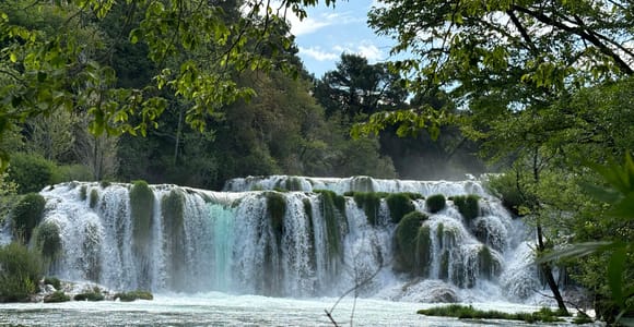 Ab Zadar: Krka-Wasserfälle und Skradin – Tagestour, einfach und unkompliziert