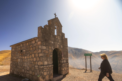 Cachi: Ruta Escénica y Experiencia Local desde Salta