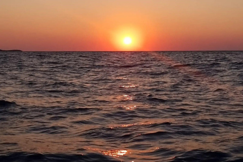 Agia Pelagia : Excursion en bateau à moteur au coucher du soleil avec boissons non alcoolisées