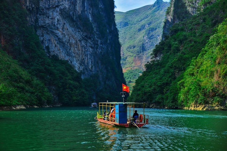 Ha Giang Loop - Na Hang Lake Boat trip 4 Days Motorbike tour Easy Rider