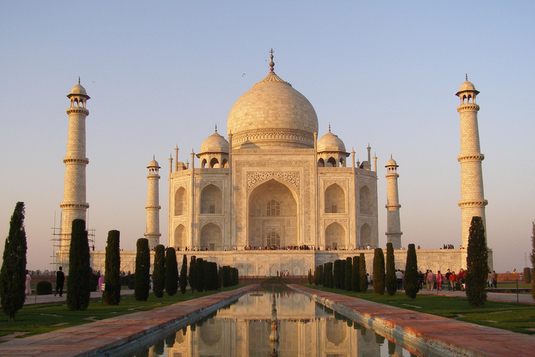 Book Official Tour Guide for Taj mahal & Agra Fort.