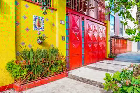 Mexico City: Xochimilco, Casa Azul, Coyoacán & UNAM Tour