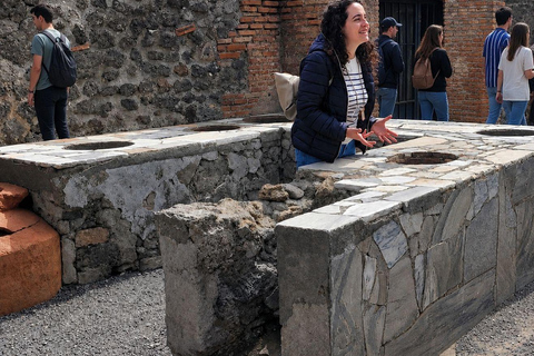 Pompeii: Complete 2.5-Hour Tour with an Official Guide and a Souvenir Photo.
