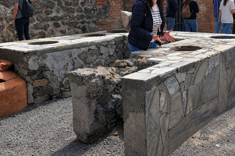 Pompeii: Complete 2.5-Hour Tour with an Official Guide and a Souvenir Photo.