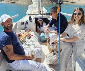 Potrerillos Lake Sailing Tour with Wine and Cheese