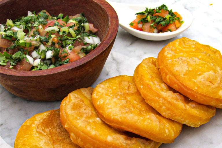 Valparaíso: Chilean Drinks & Appetizers Class with a Local Private Class