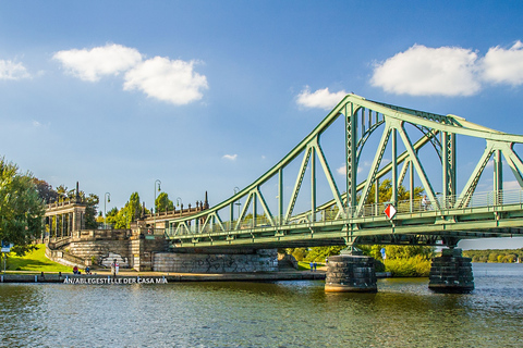 Potsdam: 2-Hour Private Castle Sightseeing Cruise