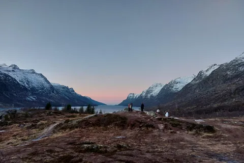 Tromsø: Island of Kvaløya Scenic Sightseeing Minibus Tour