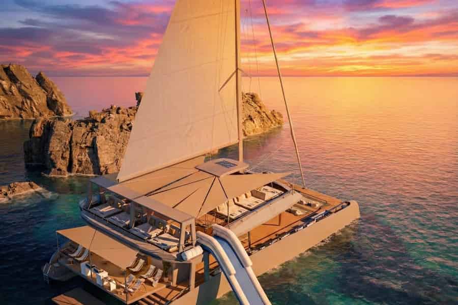 Mallorca: Premium-Katamaran-Sonnenuntergangstour mit Grill, Schwimmen und VIP-Bereich (optional). Foto: GetYourGuide Mallorca: Premium-Katamaran-Sonnenuntergangstour mit Grill, Schwimmen und VIP-Bereich (optional). Foto: GetYourGuide