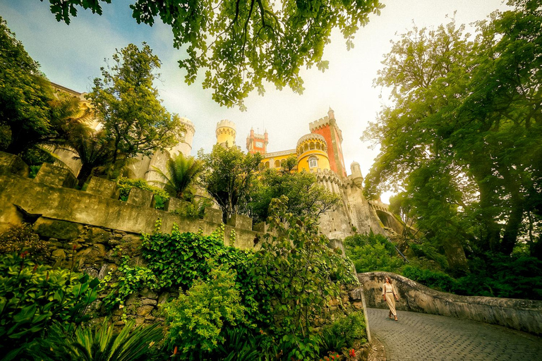 From Lisbon: Sintra, Pena, Regaleira & Cascais Day Trip Private Full Experience: Day trip (Spanish Host)