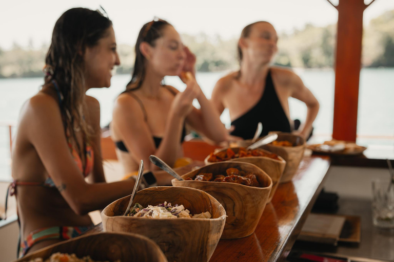 Gili Islands: 4-in-1 Catamaran Snorkeling ExperienceStart from Gili Trawangan – Sunset Cruise w/ Snacks &amp; Dinner