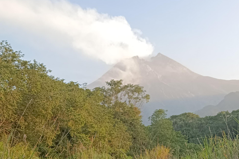 Yogyakarta : excursion en Jeep au lever du soleil sur le mont Merapi et visite du musée antiqueVisite privative tout compris