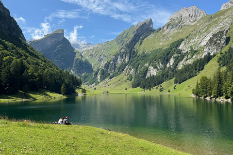 Von Zürich: Private Wanderung zum atemberaubenden SeealpseeVon Zürich aus: Private Wanderung zum atemberaubenden Seealpsee