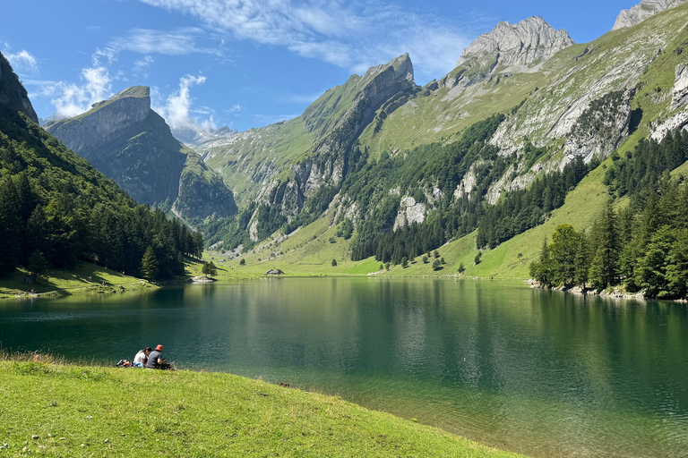 Von Zürich: Private Wanderung zum atemberaubenden SeealpseeVon Zürich aus: Private Wanderung zum atemberaubenden Seealpsee