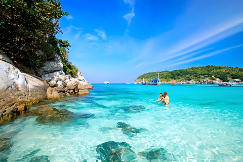 Visita às ilhas Cham e mergulho com snorkel e autônomoExcursão em grupo