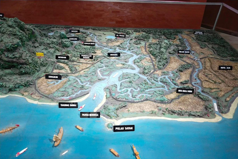 From Penang: Bujang Valley Guided Tour with Lunch