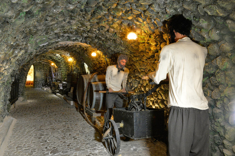Santorini: Private Jeep Tour to Island Highlights