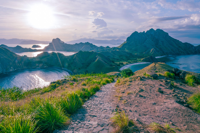 Day Trip To Komodo By Luxury Boat, Sunset & Flying Foxes