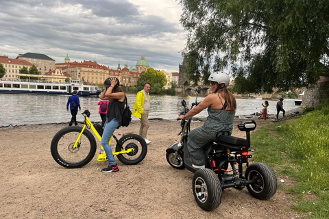Prague: 2 hours FUN TRIKE tour in Prague with guide Prague: 2 hours FUN e-TRIKE tour with Guide