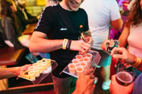 Copenhague, Bar Crawl guidé avec 4 coups de feu et 1 bière - Hizvo