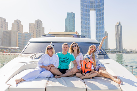 迪拜：家庭日落超大游艇巡航（含烧烤和饮料）