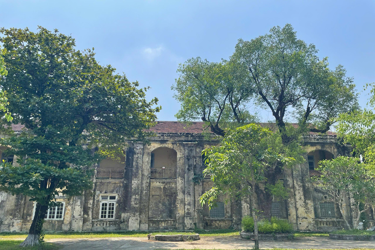 Desde Hoi An/Da Nang Excursión de un día a la ciudad de Hue con almuerzoDesde Hoi An: Excursión de un día a la ciudad de Hue con almuerzo