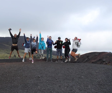 Da Siracusa: Tour dell'Etna con pranzo leggero e degustazione di vini