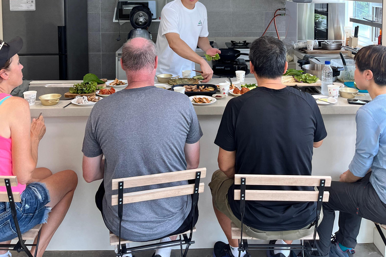 Busan: Korean Home Cooking Class & Market Tour with Meal Join in