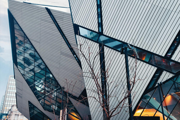 Royal Ontario Museum & Gardiner Museum Private Guided Tour 3-hour: Royal Ontario Museum Tour & Transport