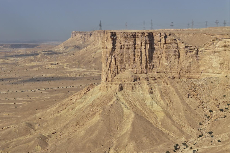 From Riyadh: Edge of the World and Darb Al-Manjoor Adventure