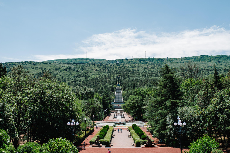 Tbilisi: Central Parks and Beautiful Cafes with 5 Tastings