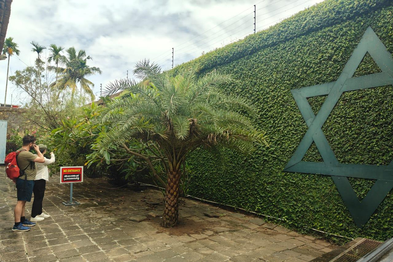 Kochi: Sacred Aroma Grove Tour with Herbal Tea