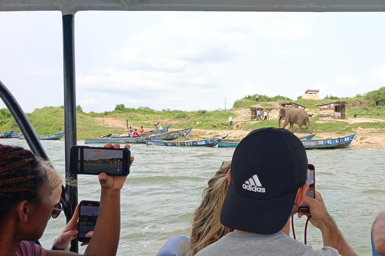 Kampala: 3-Day Queen Elizabeth National Park Safari Tour