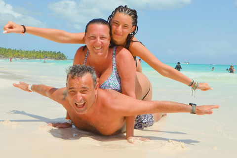 Bayahibe: Saona Island Catamaran Cruise with Lunch & Drinks