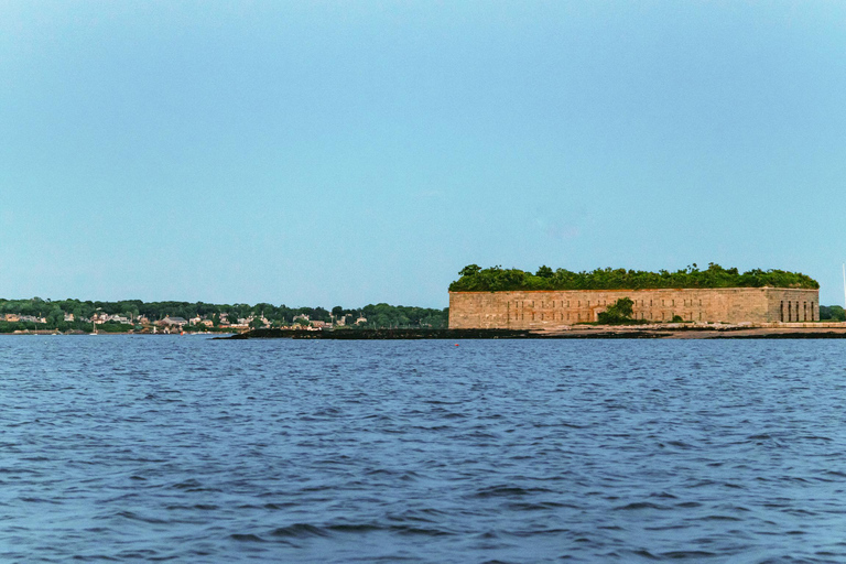 Portland: Sunset Lighthouse Cruise in Casco Bay with Drinks