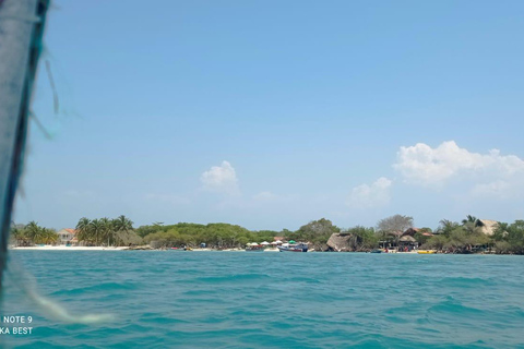 Cartagena: Enjoy 5 islands by sports boat+snorkeling+lunch