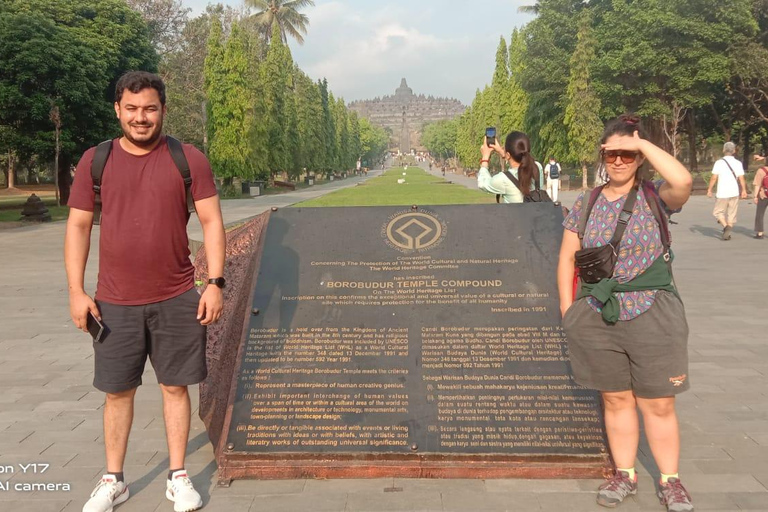 Yogyakarta: Borobudur & Prambanan Guided Tour with Pickup