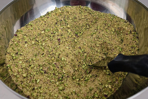 Chocolatier for a day: raw bean to bar chocolate in Modica