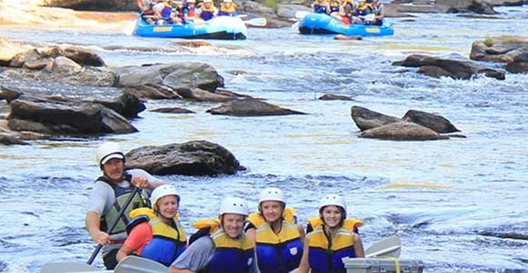 Kandy nach Kithulgala Wildwasser-Rafting auf dem Kelani-Fluss