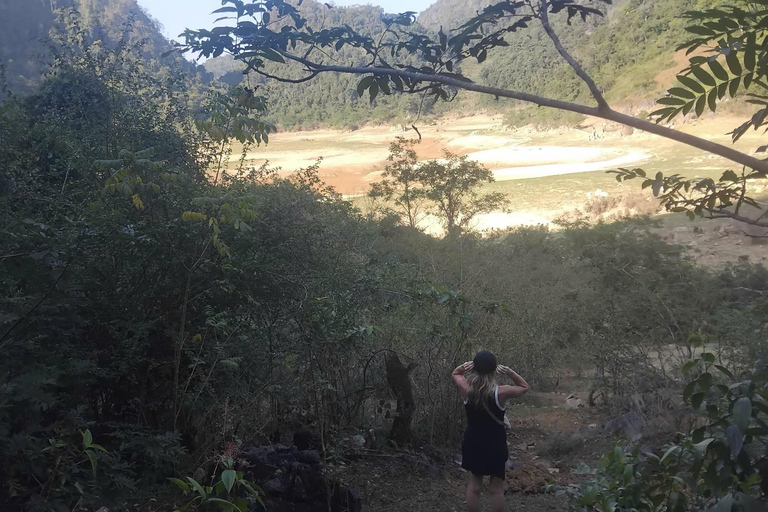 De Ha Noi: 2 dias de Trekking na Montanha do Olho de Anjo e de mota