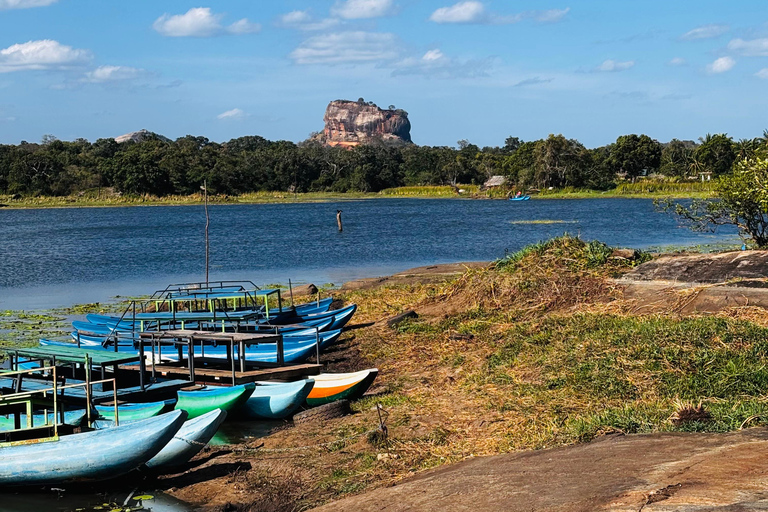 Sigiriya, Dambulla, 2 day tour with Minneriya safari