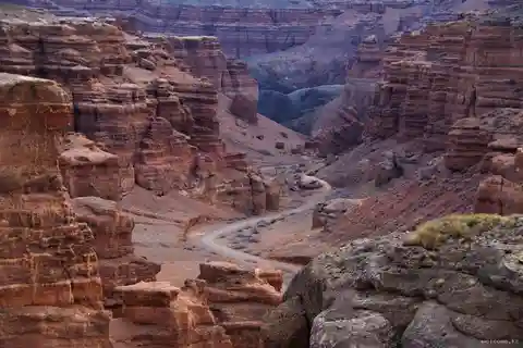 Von Almaty aus: Tagestour zum Charyn Canyon und Kolsay See