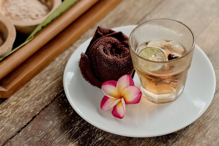 Bali: Banho de flores com massagem balinesa tradicional de UbudTratamento de 2 horas sem transporte