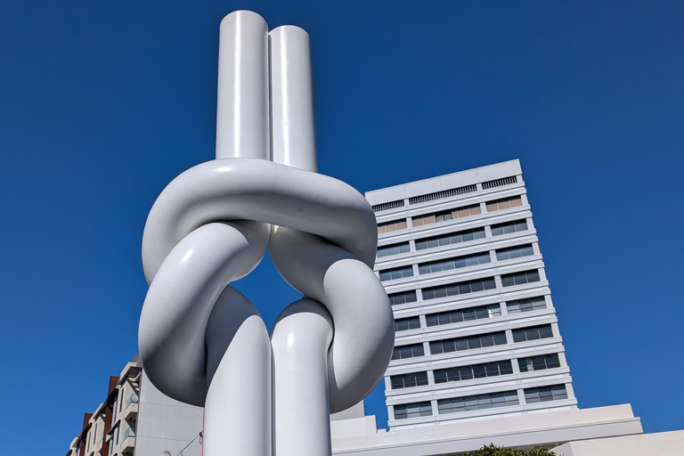 Los Angeles: Little Tokyo, Murals and Skyline