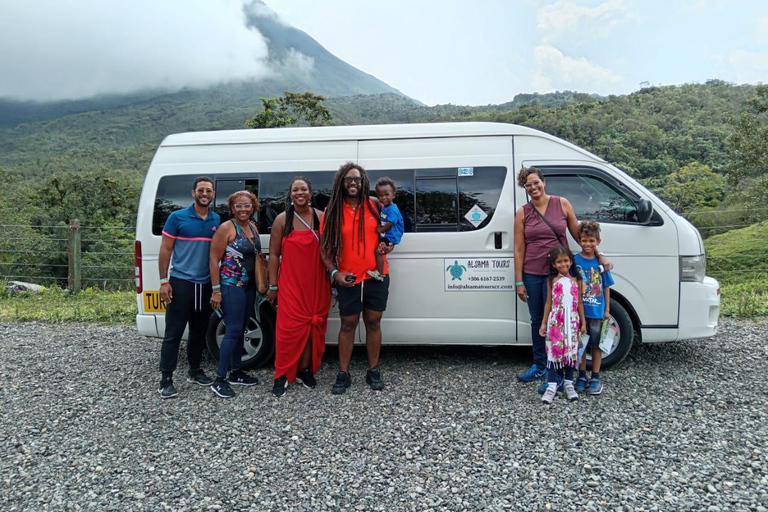 Transfert privé de l&#039;aéroport de San José vers/depuis La Fortuna